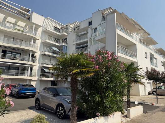 Appartement à vendre 289 000 € 3 pièces 2 chambres 62,07 m² Étage 4/5 Saint Pierre Royan 17200
