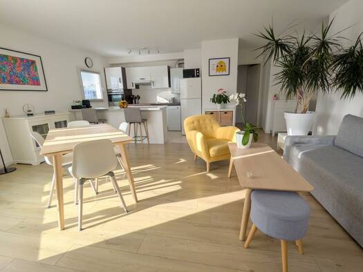 Appartement à vendre 210 000 € 3 pièces 2 chambres 64 m² Étage 3/3 La Clef Saint Pierre Élancourt 78990