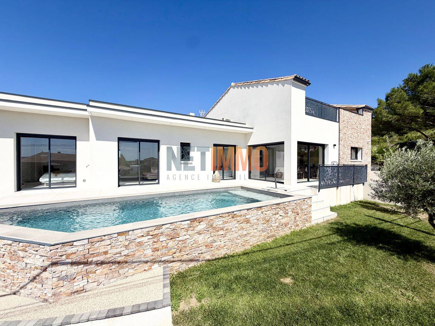 Maison 5 pièces 166 m² · à Saint-Dionisy · 166 m² · 689 000 €