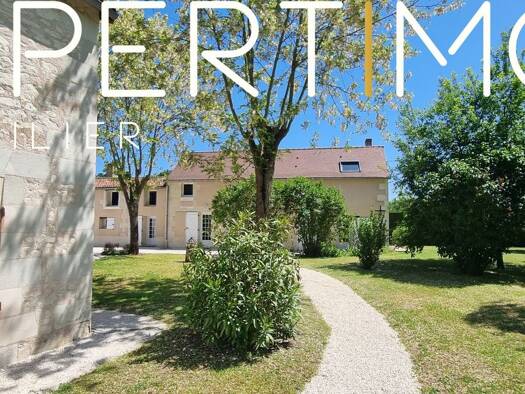 Maison à vendre 260 000 € 6 pièces 4 chambres 158 m² 2 851 m² de terrain Ouzilly 86380