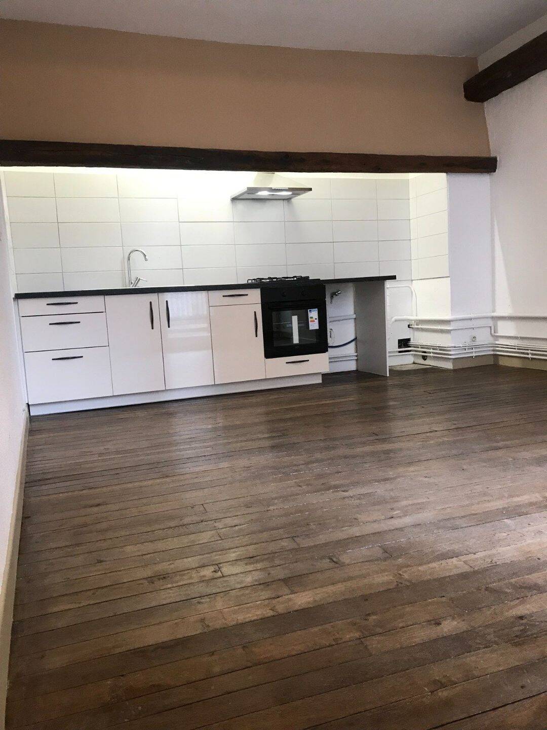Appartement 4 pièces 150 m² · à Chaumont · 150 m² · 750 €/mois