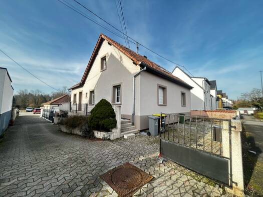 Maison de plain-pied à vendre 599 900 € 10 pièces 8 chambres 250 m² 1 500 m² de terrain Brumath 67170