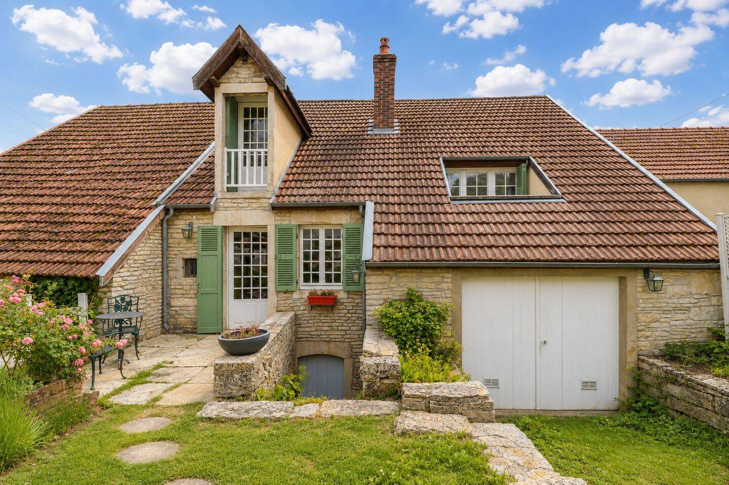 Maison 6 pièces 150 m² · à Agey · 150 m² · 200 000 €