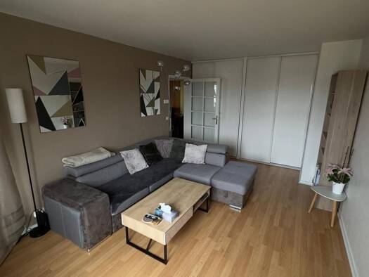 Appartement à louer 1 400 € 2 pièces 1 chambre 47 m² Étage 5/7 Corentin Celton Issy-les-Moulineaux 92130