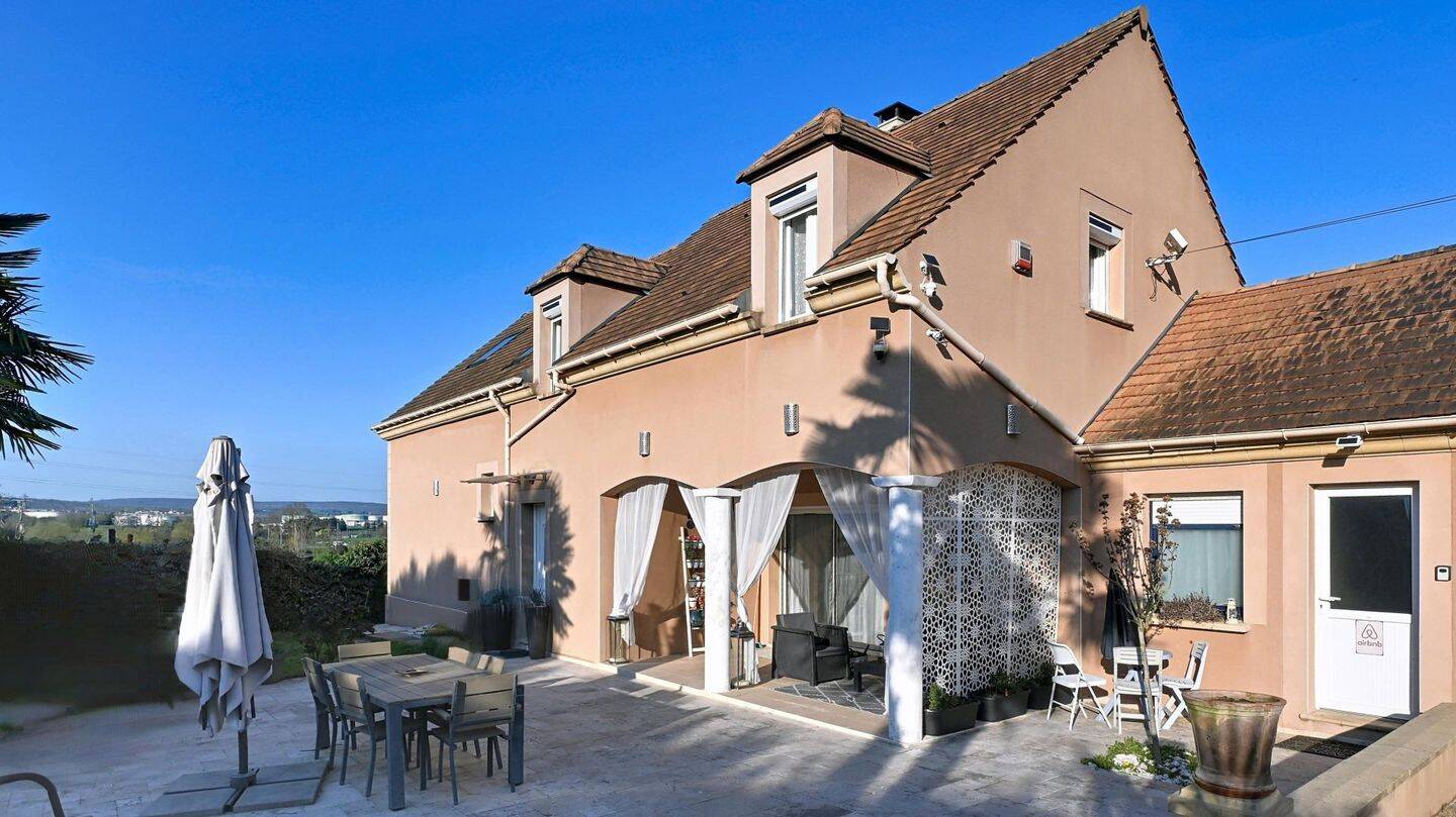 Maison 6 pièces 175 m² · à Mézières-sur-Seine · 175 m² · 490 000 €