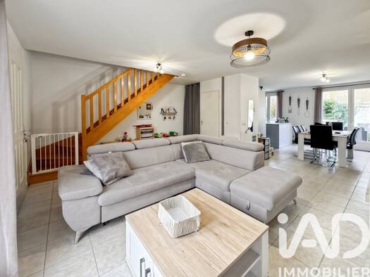 Maison à vendre 263 000 € 5 pièces 3 chambres 82 m² 298 m² de terrain Mormant 77720