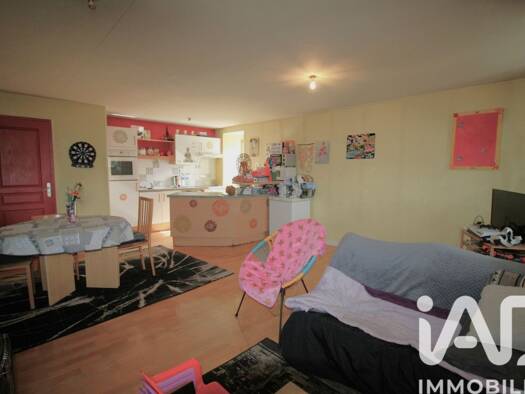 Appartement à vendre 95 000 € 3 pièces 2 chambres 68,9 m² Étage 2/2 Kerihouais Hennebont 56700