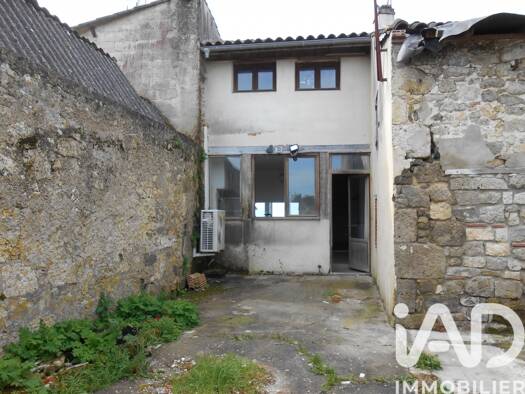 Maison à vendre 65 000 € 5 pièces 3 chambres 103 m² 270 m² de terrain Lusignan-Petit 47360