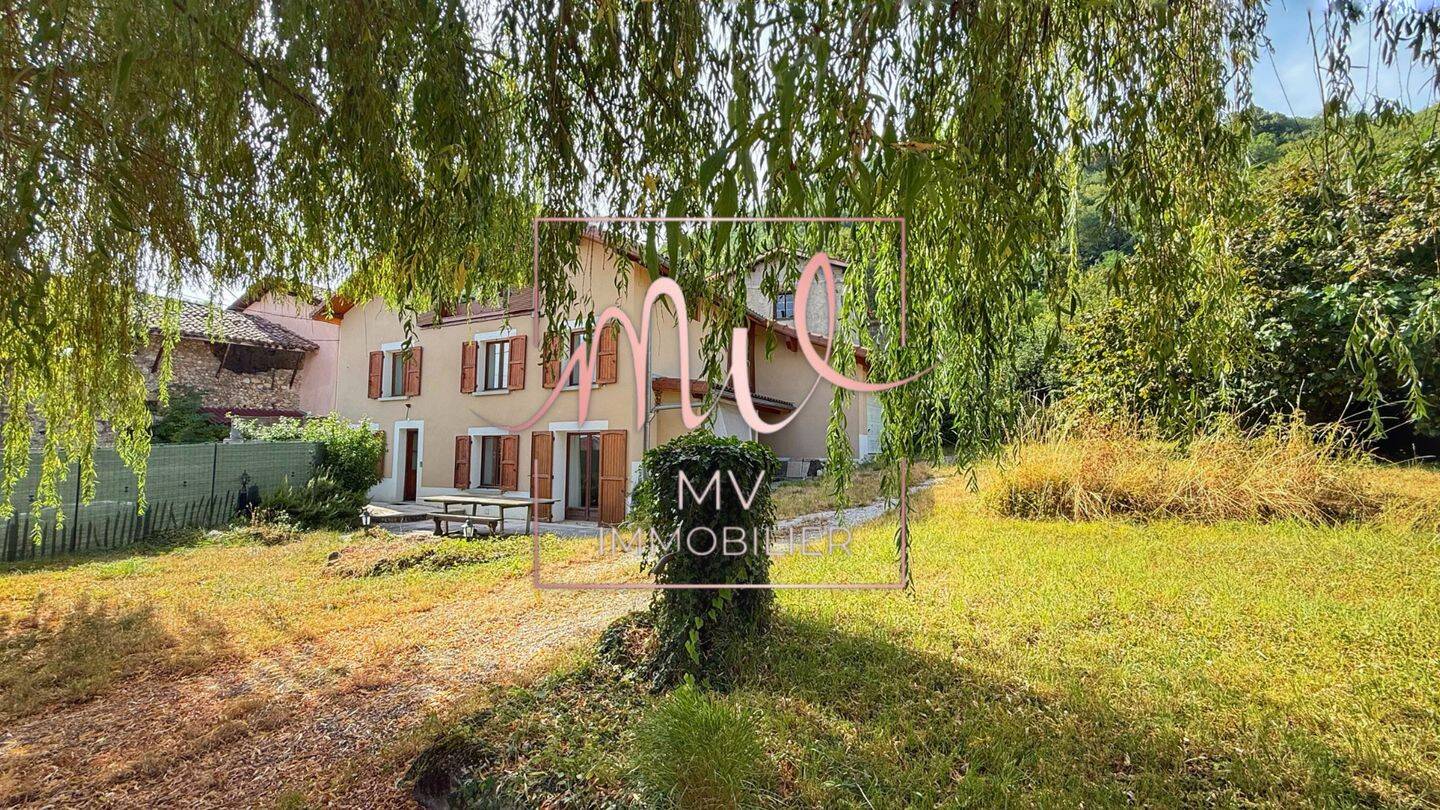 Maison 6 pièces 213 m² · à Voiron · 213 m² · 325 000 €