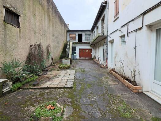 Immeuble à vendre 87 000 € 220 m² Maubourguet 65700