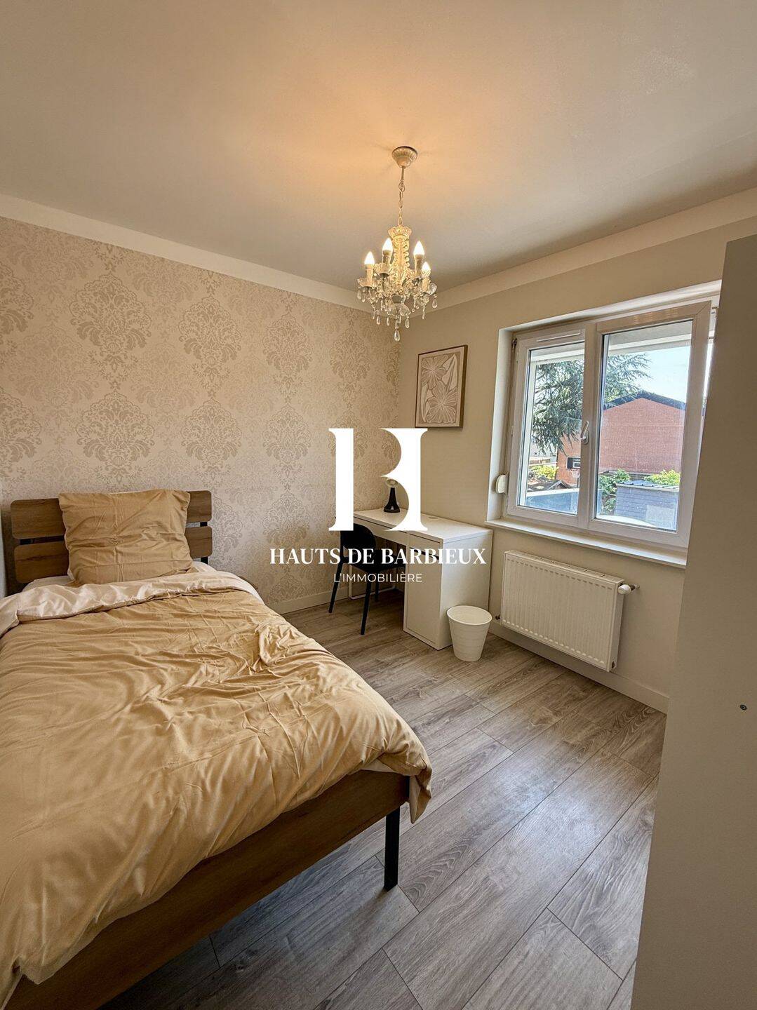5 pièces 85 m² · à Roubaix · 85 m² · 550 €