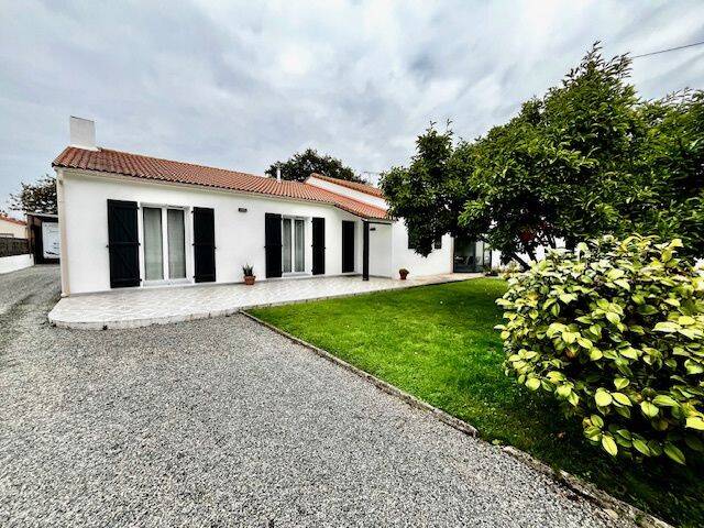 Maison 7 pièces 121 m² · à Saint-Viaud · 121,4 m² · 323 950 €