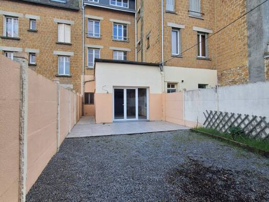 Maison de ville à vendre 137 000 € 7 pièces 6 chambres 180 m² 167 m² de terrain Centre Nord Vouziers 08400