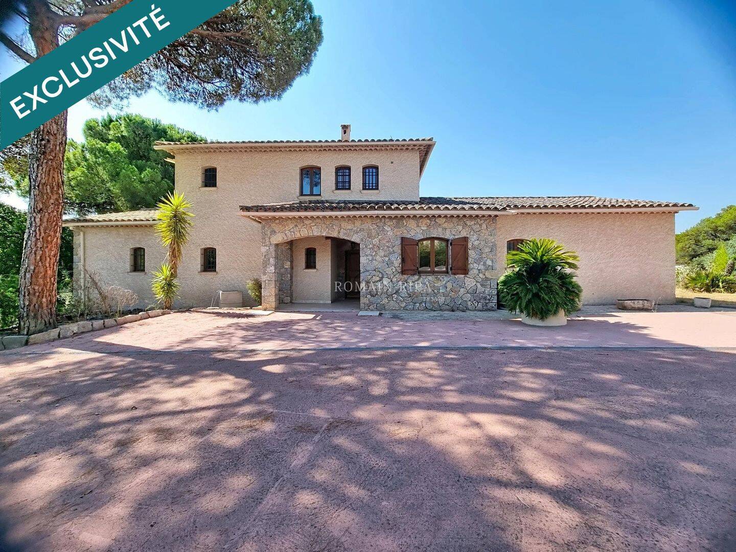 Maison 7 pièces 217 m² · à La Motte · 217 m² · 950 000 €