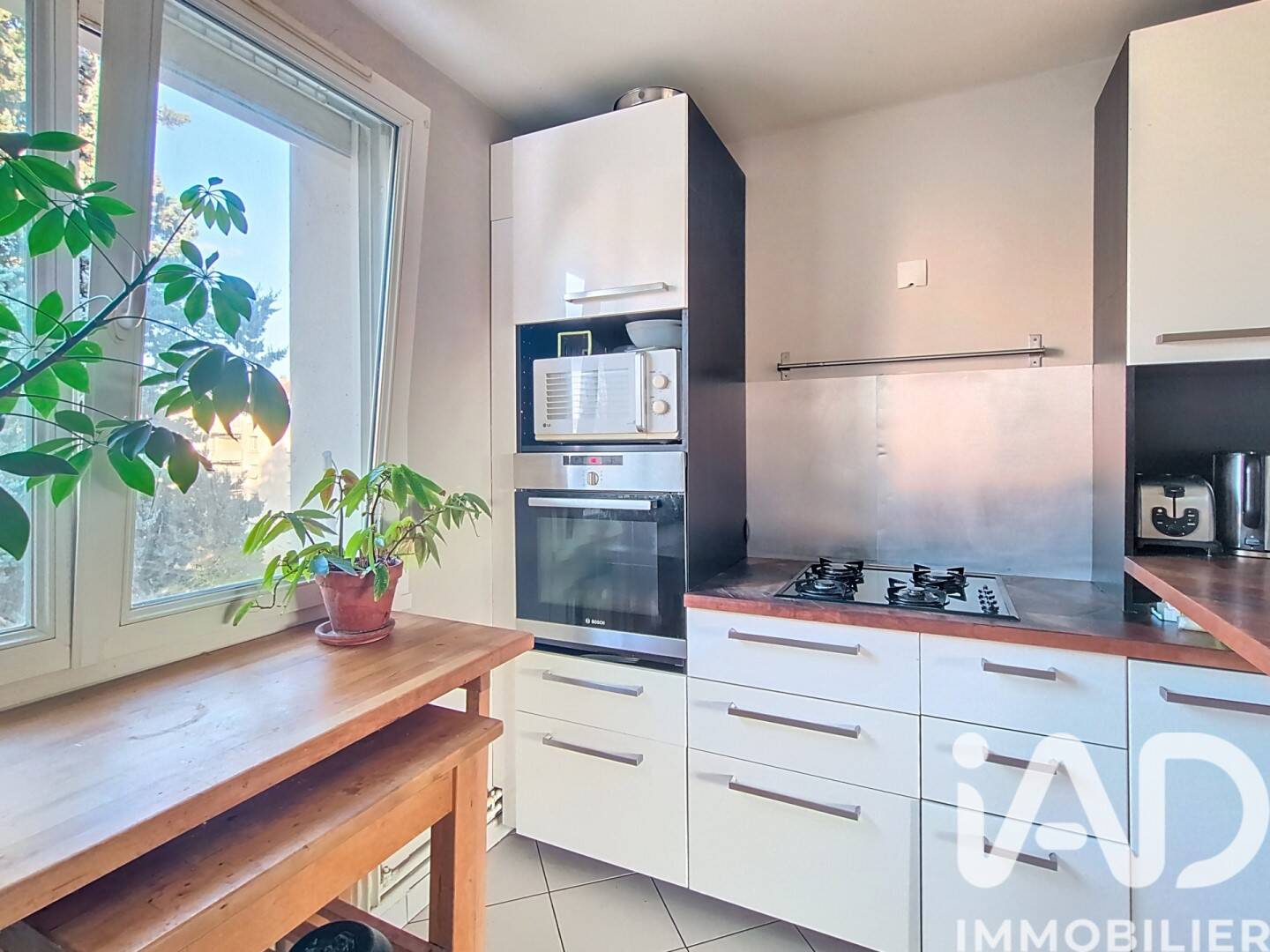 Appartement 3 pièces 65 m² · à Tassin-la-Demi-Lune · 64,6 m² · 219 000 €