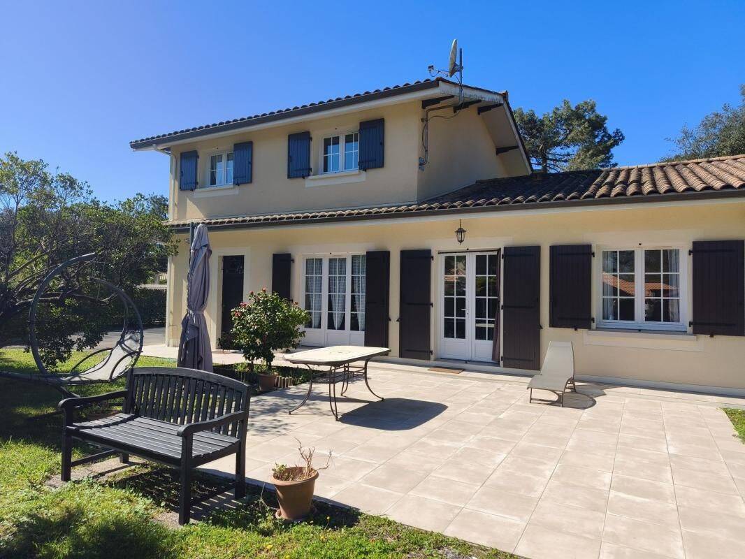 Maison 5 pièces 117 m² · à Soulac-sur-Mer · 116,5 m² · 460 000 €