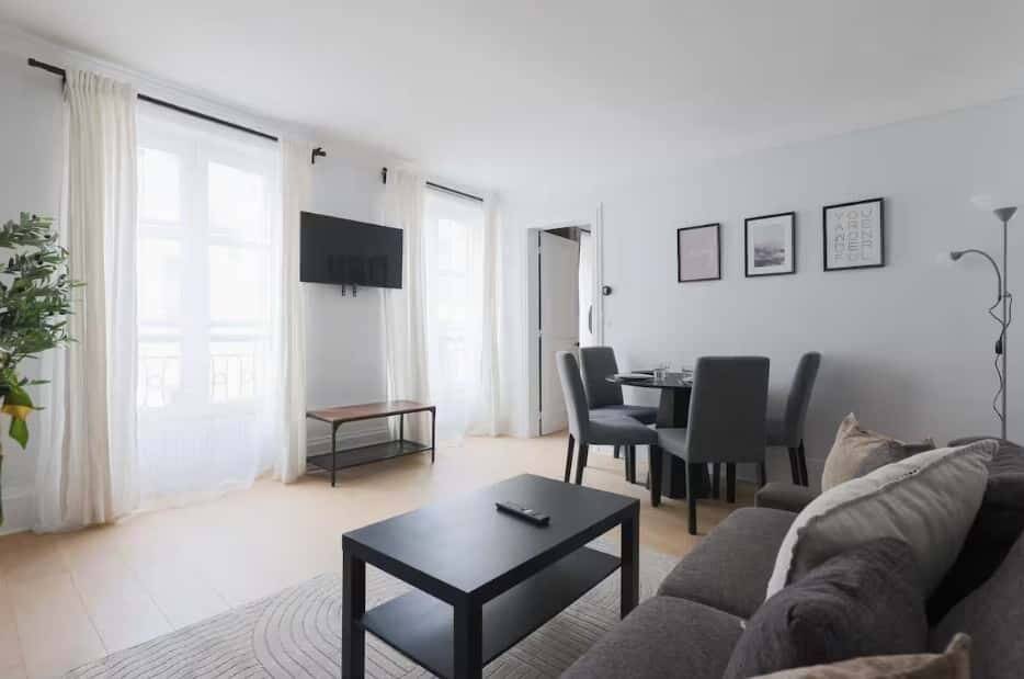 Appartement 3 pièces 54 m² · à Paris 7ème Arrondissement · 54 m² · 3 744 €