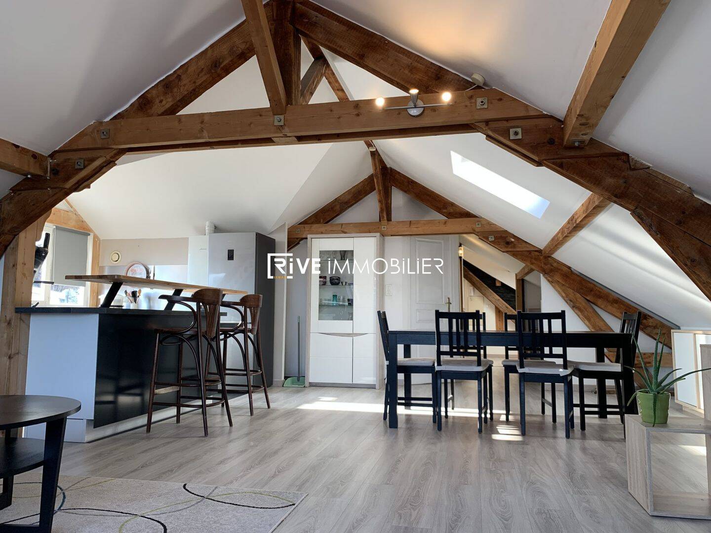 Appartement 3 pièces 121 m² · à Évian-les-Bains · 120,6 m² · 1 190 €/mois