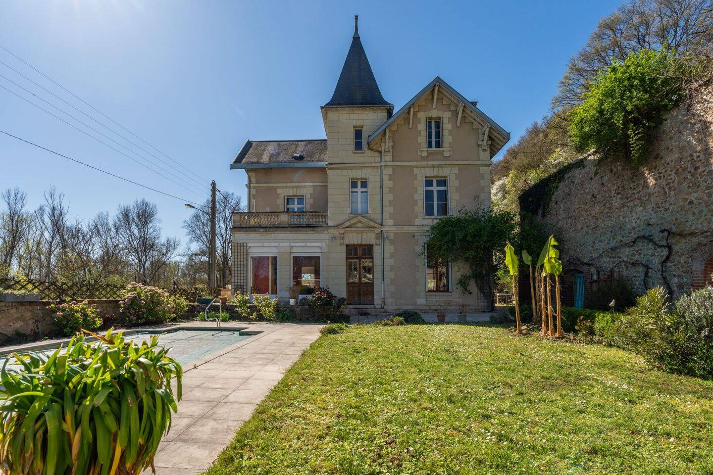 Maison 8 pièces 210 m² · à Saint-Étienne-de-Chigny · 210 m² · 520 000 €