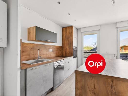 Appartement à vendre 209 000 € 3 pièces 2 chambres 70 m² Étage 1/4 Berliet-Gare-Garibaldi Saint-Priest 69800