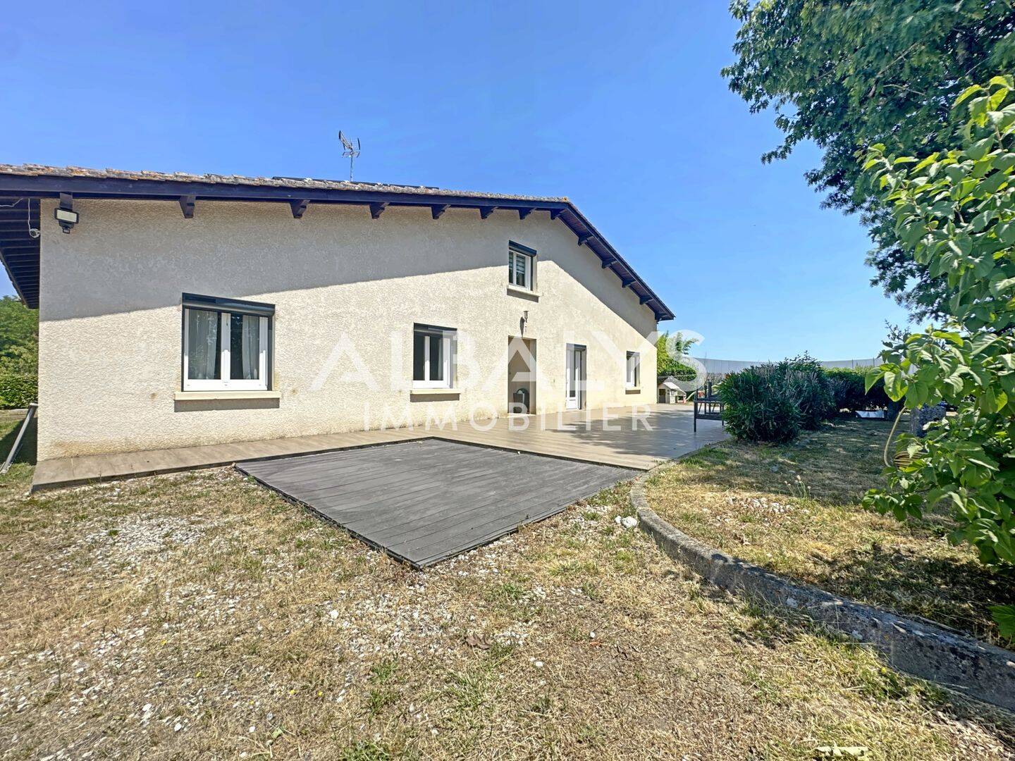 Maison 6 pièces 180 m² · à Galgon · 180 m² · 335 000 €