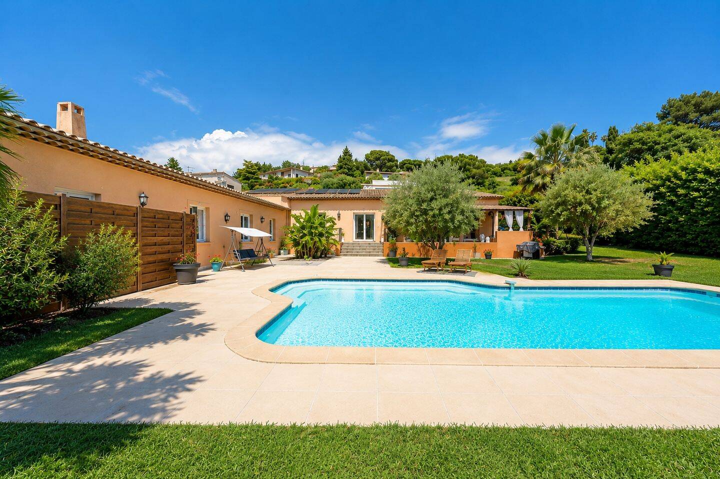 Maison 10 pièces 325 m² · à Saint-Paul-de-Vence · 325 m² · 1 795 000 €