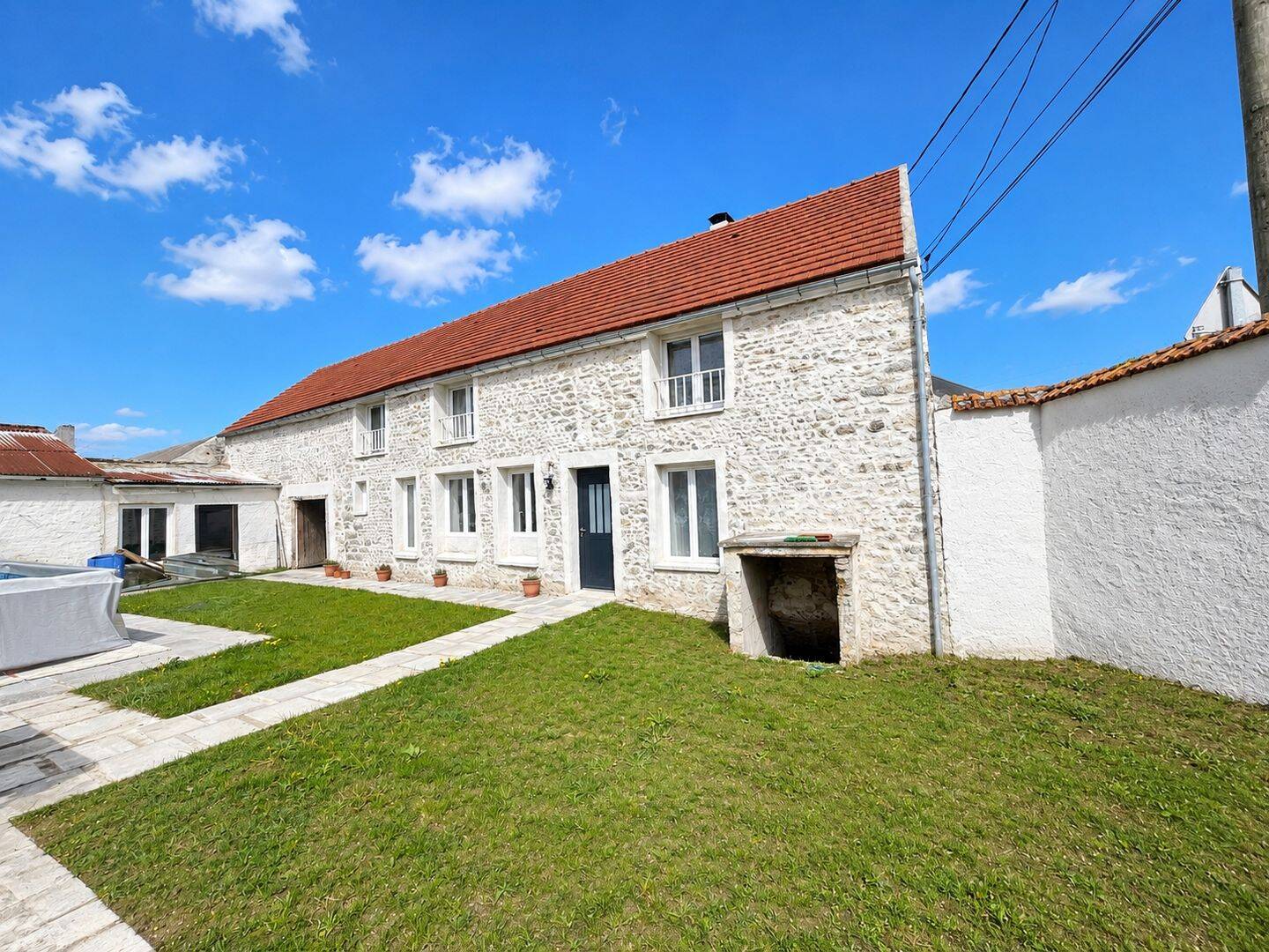 Maison 6 pièces 142 m² · à Brouy · 142 m² · 299 000 €