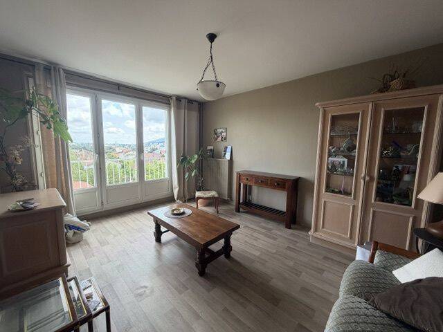 Appartement 2 pièces 51 m² · à Saint-Étienne · 50,7 m² · 75 000 €