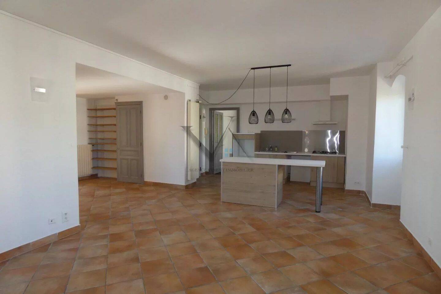 Appartement 4 pièces 98 m² · à Montélimar · 98 m² · 780 €/mois