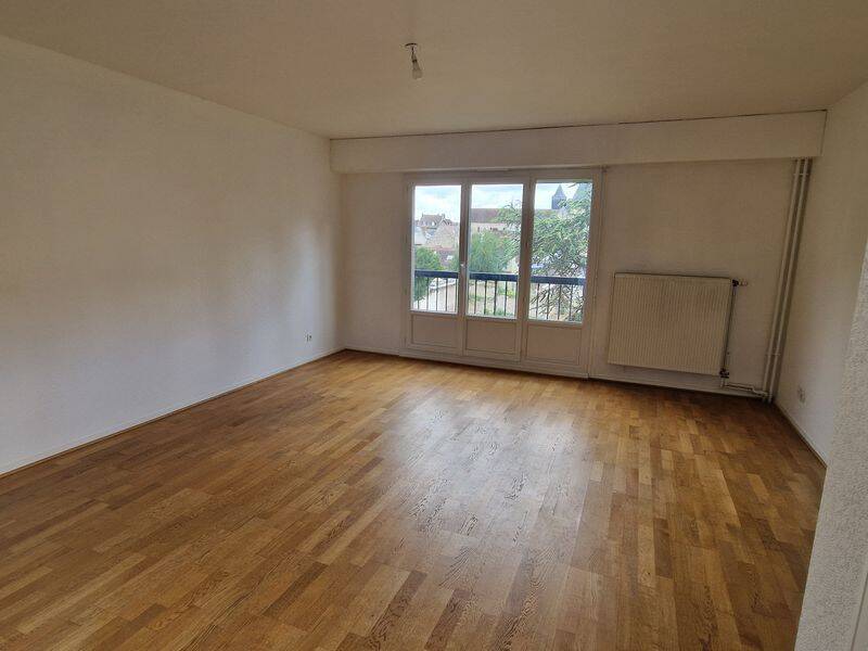 Appartement 3 pièces 66 m² · à Compiègne · 65,8 m² · 890 €
