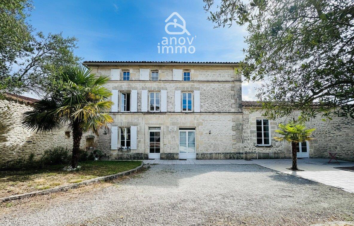 Maison 9 pièces 300 m² · à Asnières-sur-Nouère · 300 m² · 299 900 €
