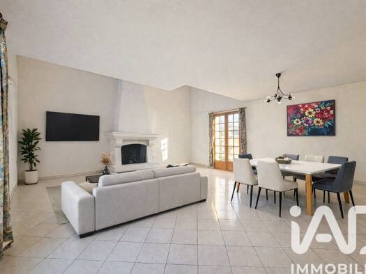 Maison à vendre 399 900 € 7 pièces 4 chambres 175 m² 850 m² de terrain Route de Verneuil Les Mureaux 78130