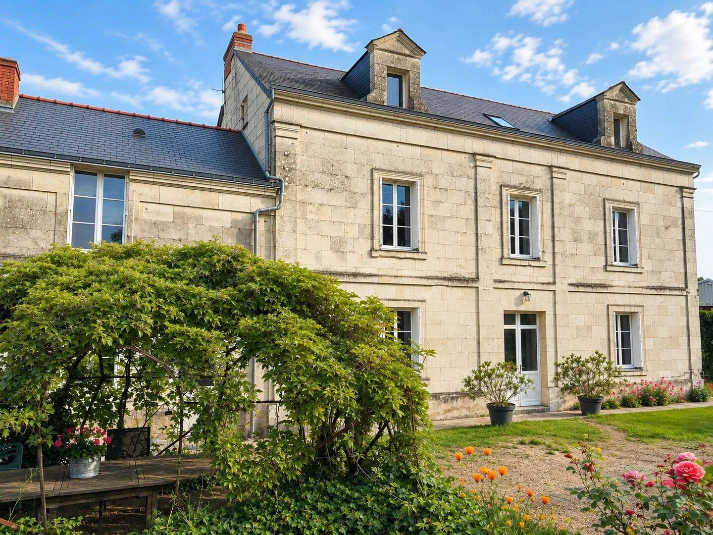 Maison 8 pièces 217 m² · à Saumur · 217 m² · 349 900 €