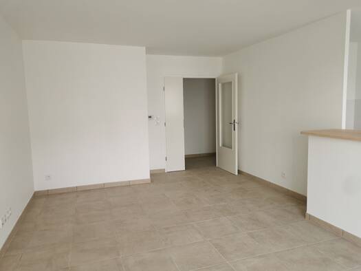 Appartement à louer 1 125 € 3 pièces 2 chambres 74 m² Étage 4/4 Fontaine Mallet Villepinte 93420