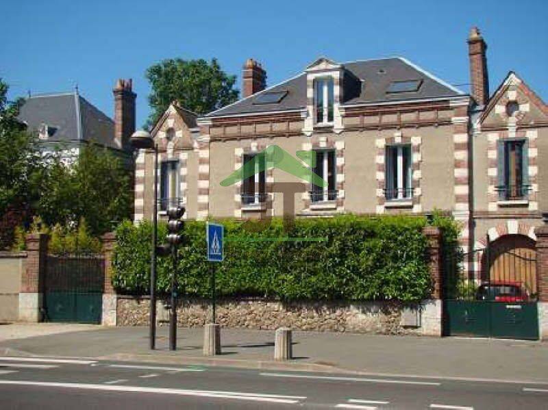 Maison 7 pièces 265 m² · à Châteaudun · 265 m² · 371 000 €
