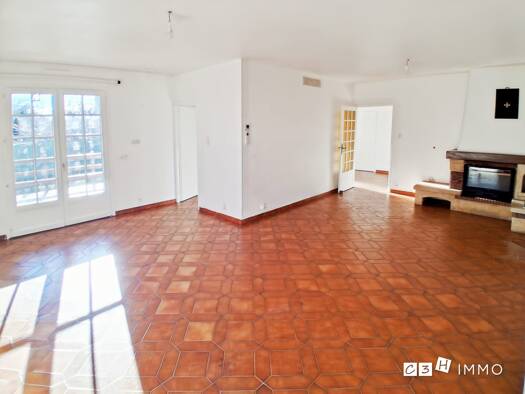 Maison de plain-pied à vendre 247 000 € 5 pièces 3 chambres 114 m² 1 085 m² de terrain Noé 31410