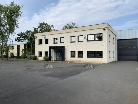 Local d'activités à vendre 1 800 000 € 1 215 m² d'espace de stockage Zone d'Activité Ouest A Lisses 91090