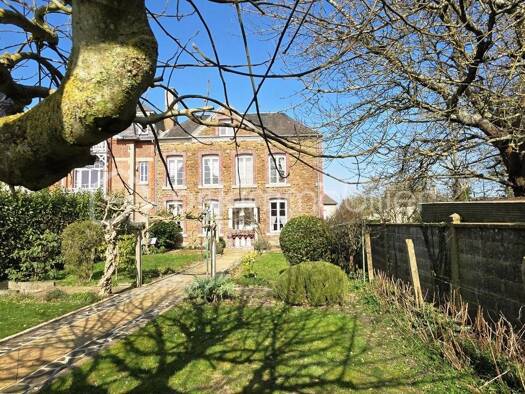 Maison à vendre 219 900 € 5 pièces 3 chambres 112 m² 561 m² de terrain Saint-Hilaire-du-Harcouët 50600