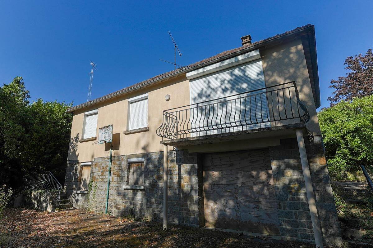 Maison 5 pièces 64 m² · à Isigny-le-Buat · 64 m² · 17 250 €