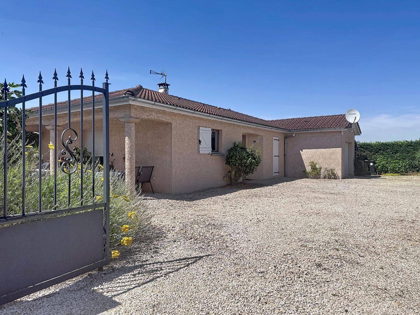Maison 4 pièces 110 m² · à Saint-Trivier-de-Courtes · 109,5 m² · 225 000 €