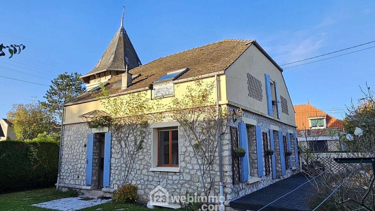 Maison 8 pièces 162 m² · à Bourron-Marlotte · 162 m² · 479 000 €