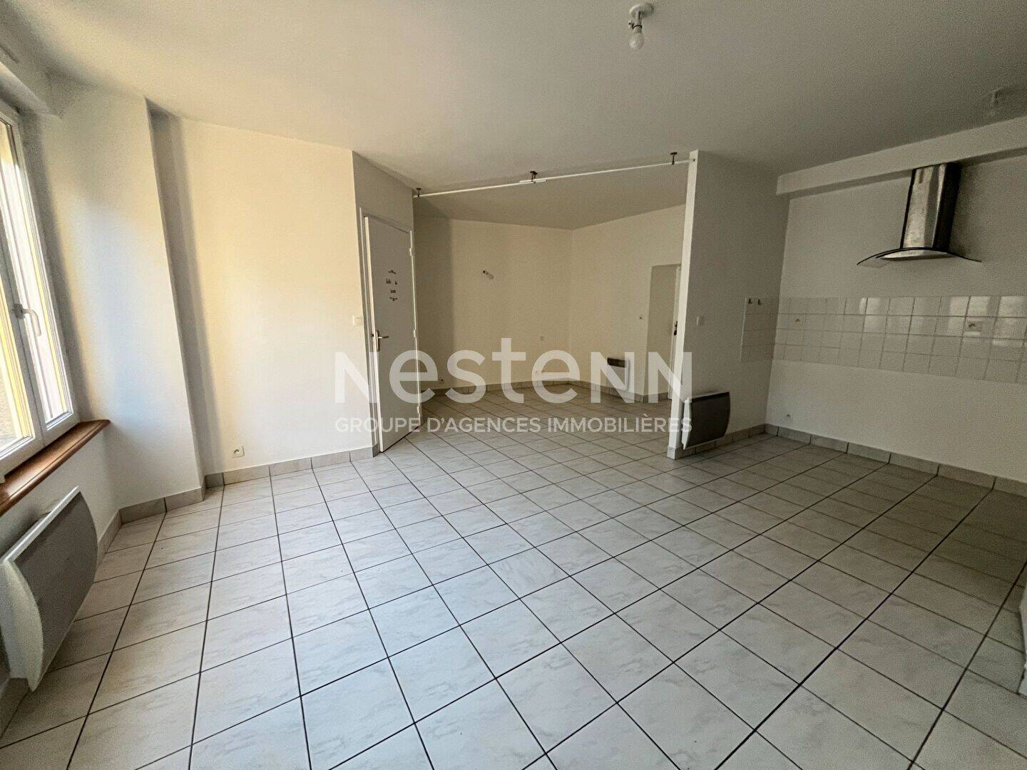 Appartement 1 pièce 35 m² · à Réguiny · 35 m² · 275 €
