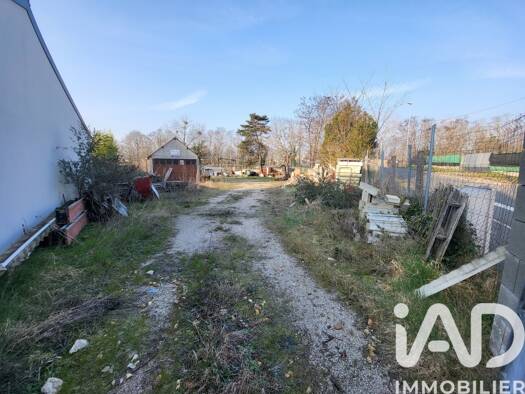Terrain constructible viabilisé à vendre 124 500 € 909 m² de terrain Saint-Cyr-en-Val 45590