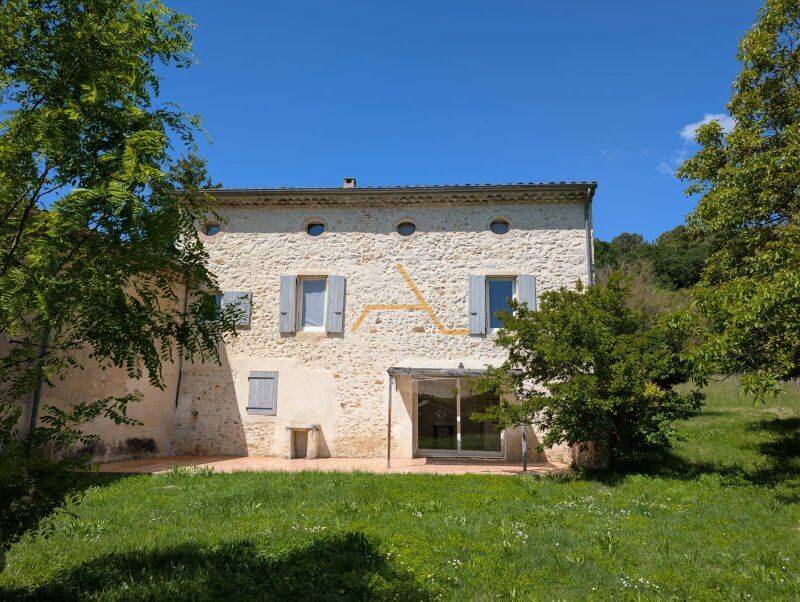 Maison 1 pièce 110 m² · à Dieulefit · 110 m² · 365 000 €