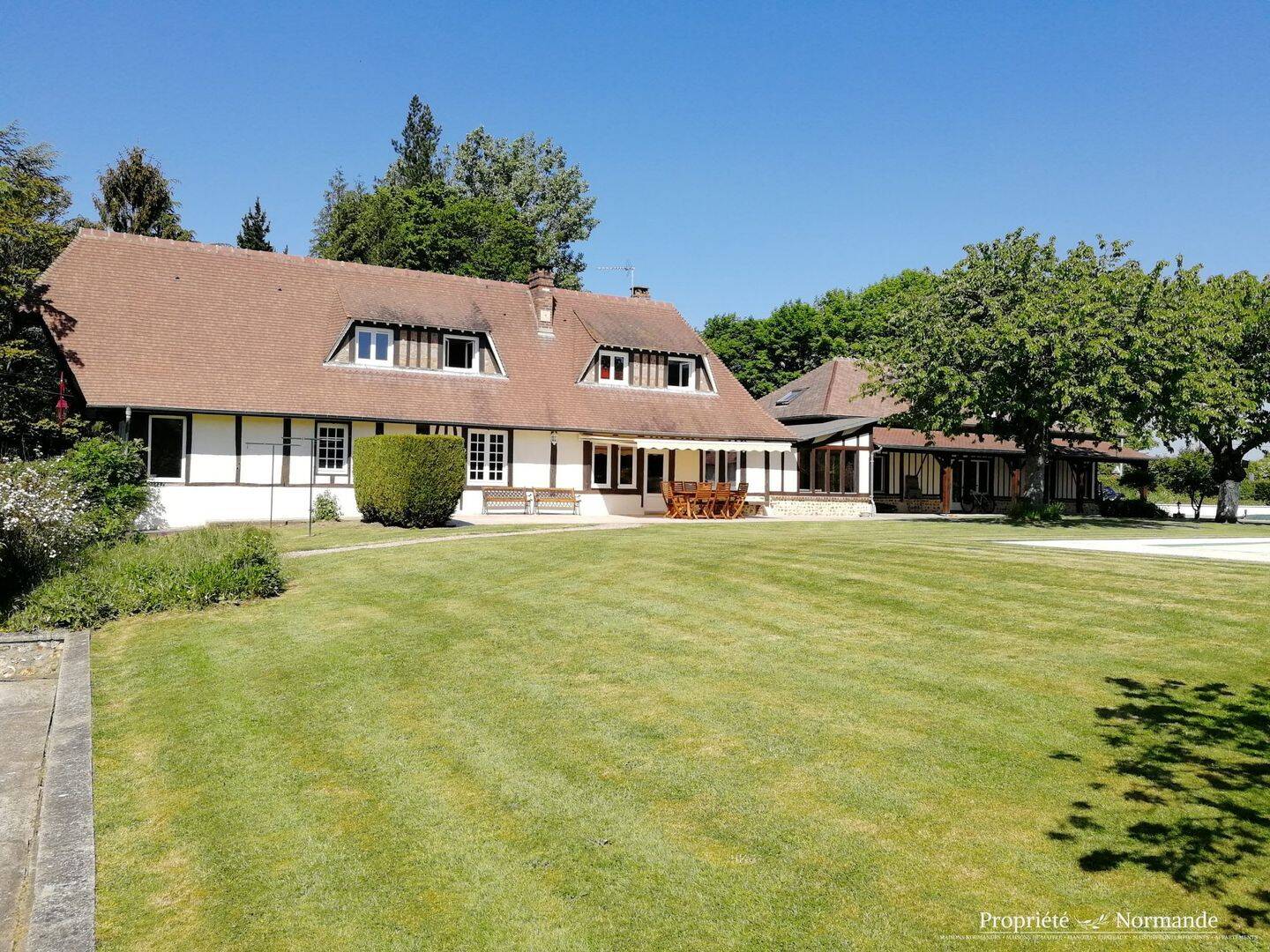Maison 9 pièces 236 m² · à Pont-Audemer · 236 m² · 359 000 €