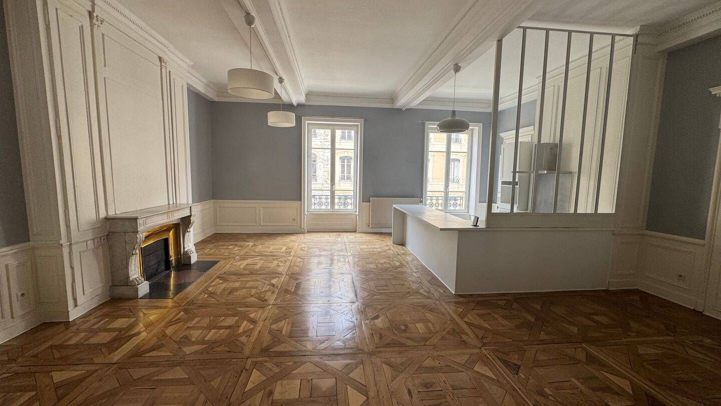 Appartement 5 pièces 156 m² · à Lyon 2ème Arrondissement · 156,4 m² · 2 364 €