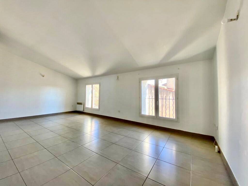 Appartement 3 pièces 54 m² · à Sénas · 54,3 m² · 726 €