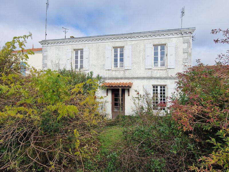 Maison 6 pièces 170 m² · à Thairé · 170 m² · 222 000 €