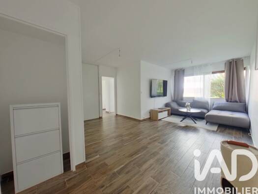 Appartement à vendre 150 000 € 3 pièces 2 chambres 64,4 m² RDC/4 Boussy-Saint-Antoine 91800