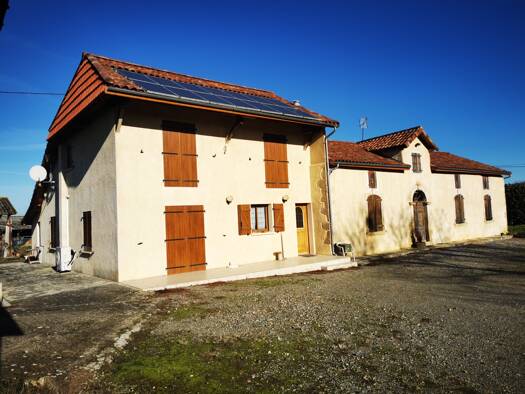 Maison à vendre 367 000 € 10 pièces 4 chambres 257 m² 8 500 m² de terrain Juillac 32230